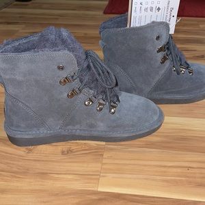 NWT BearPaw Winter Boots, size 8